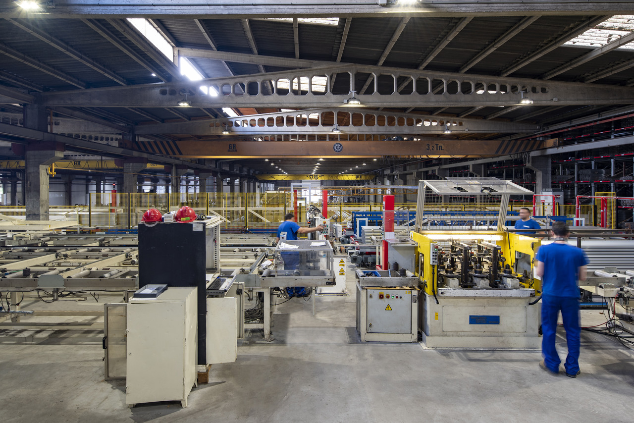 Thermal break in the factory